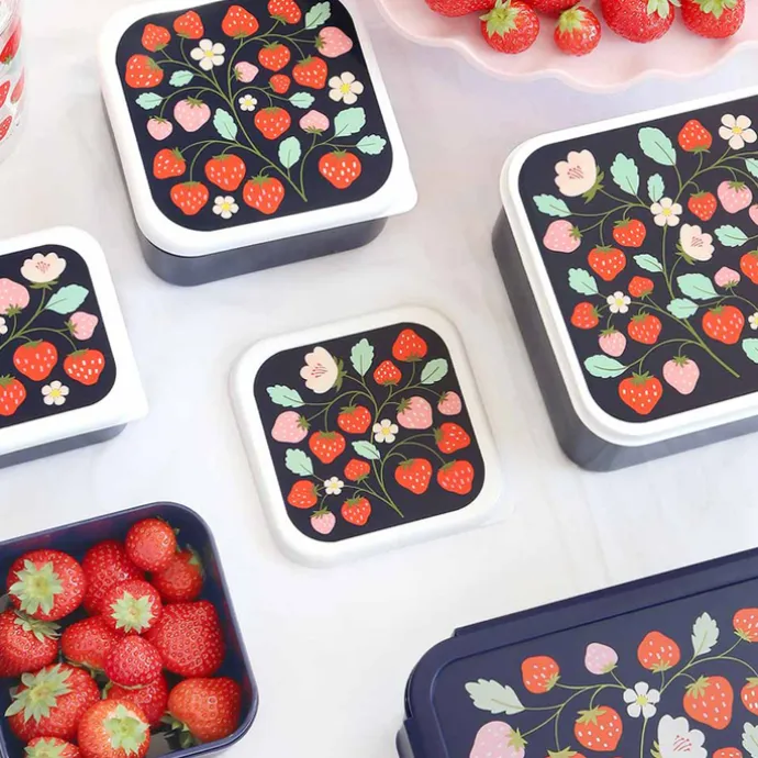 A Little Lovely Company Charlie Lunch & Snack Box strawberries