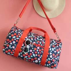 A Little Lovely Company Sam Weekendbag strawberries