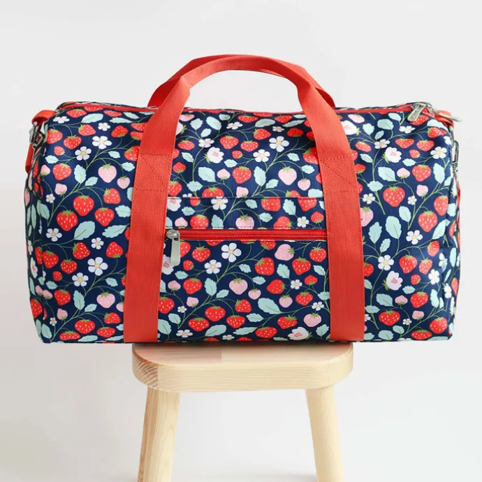 A Little Lovely Company Sam Weekendbag strawberries