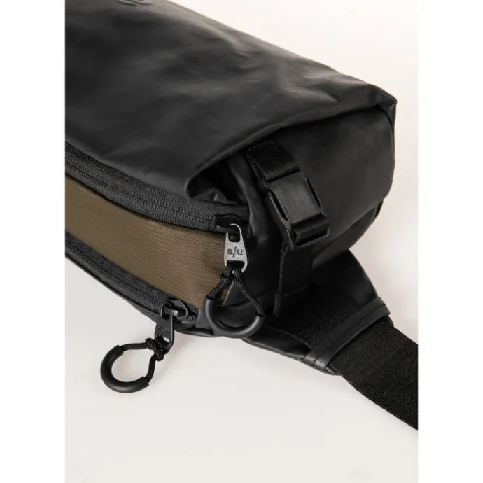 Aunts & Uncles Ishikari RE Hipbag black