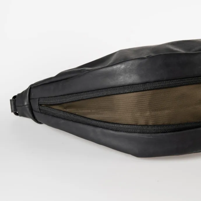 Aunts & Uncles Yoshii RE Shoulderbag black