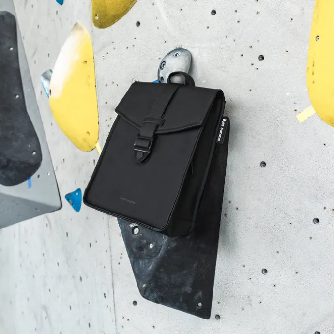 Bold Banana Beyond Bold Envelope Backpack obsidian