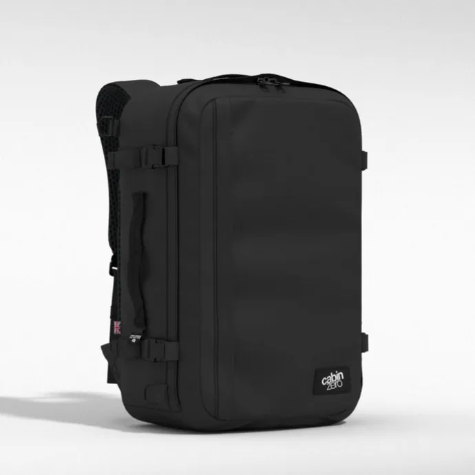 CabinZero Classic Plus 42L absolute black