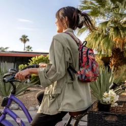 Dakine Essentials Pack Mini 7L tropical utopia