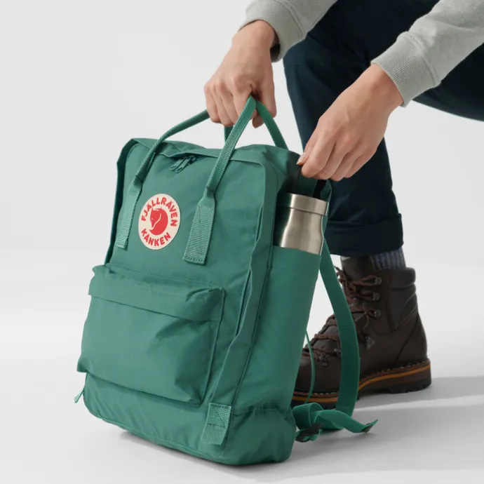 Fjallraven Kanken blackberry
