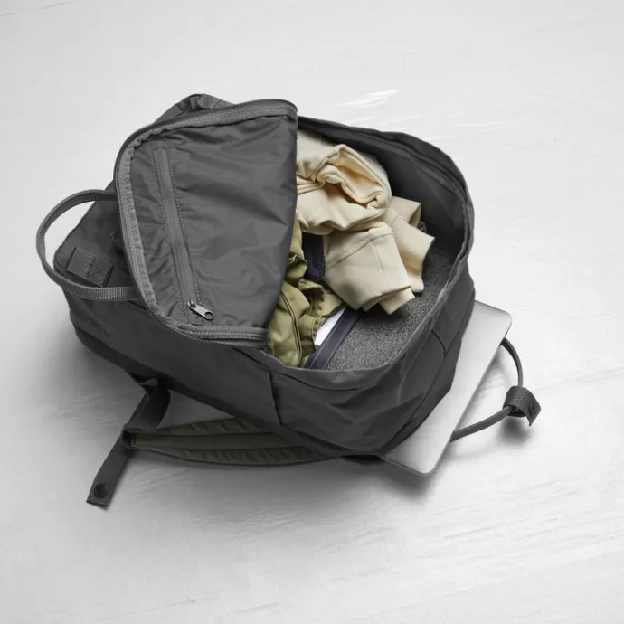 Fjallraven Kanken Laptop 15" blackberry