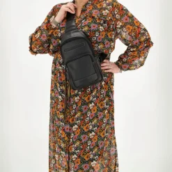 Hide & Stitches Japura Slingbag black