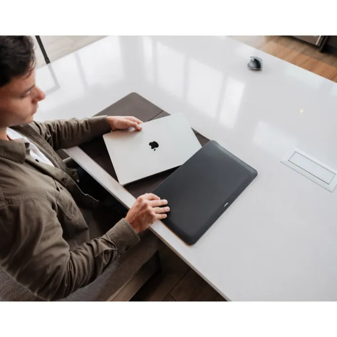 Orbitkey Hybrid Laptop Sleeve/Deskmat 16" black