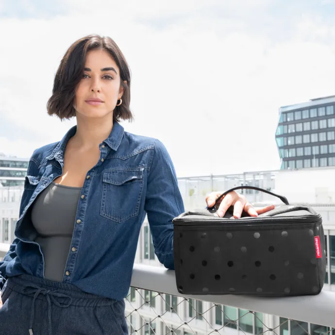 Reisenthel Travelling Beautycase glossy dots black