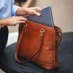 The Chesterfield Brand Selvino Shoulderbag black