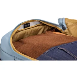Thule Chasm Carryon 55cm Trolley pond