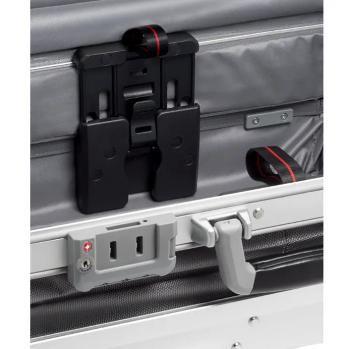 TUMI 19 Degree Aluminium International Expandable Carry-On silver