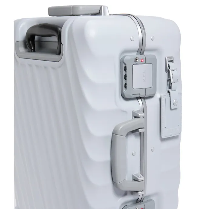 TUMI 19 Degree Frame Intl Wheel C/O pearl grey texture