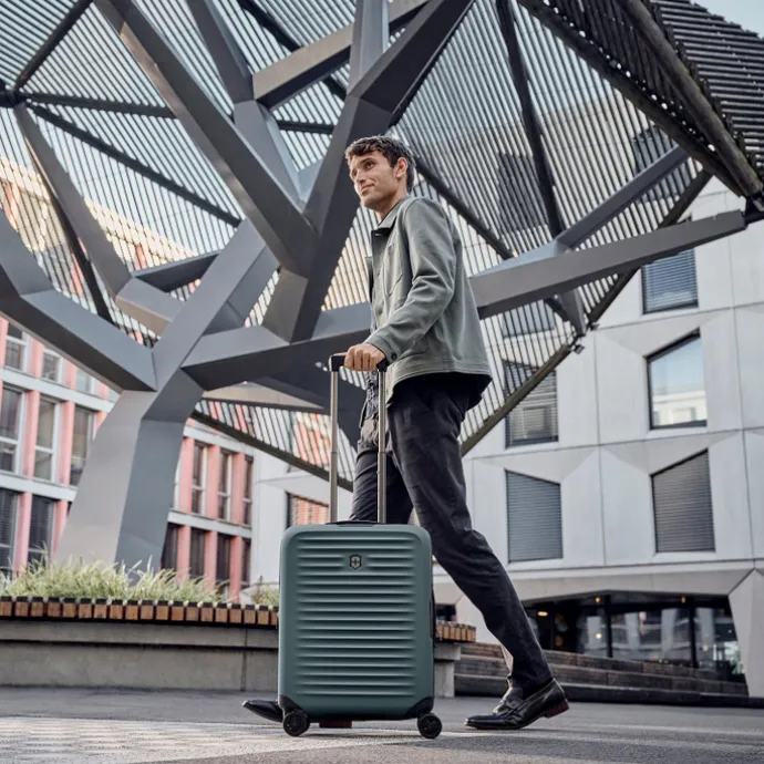 Victorinox Airox Advanced Global Carry-On storm