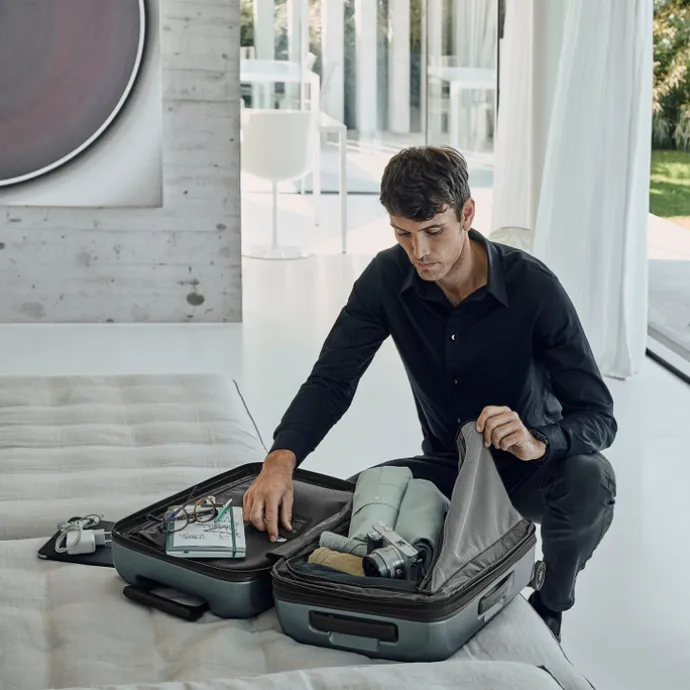 Victorinox Airox Advanced Frequent Flyer Carry-On stone white