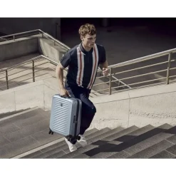 Victorinox Airox Global Hardside Carry-On black