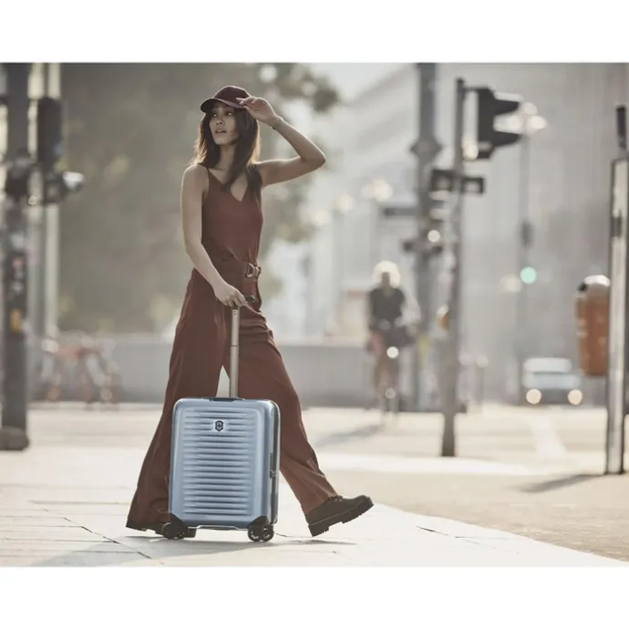 Victorinox Airox Global Hardside Carry-On silver