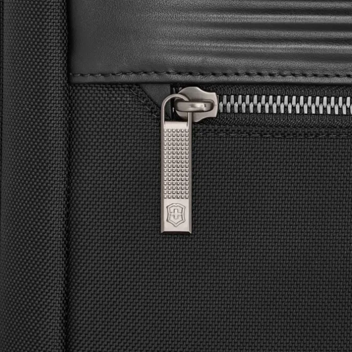 Victorinox Mythic Deluxe Backpack black